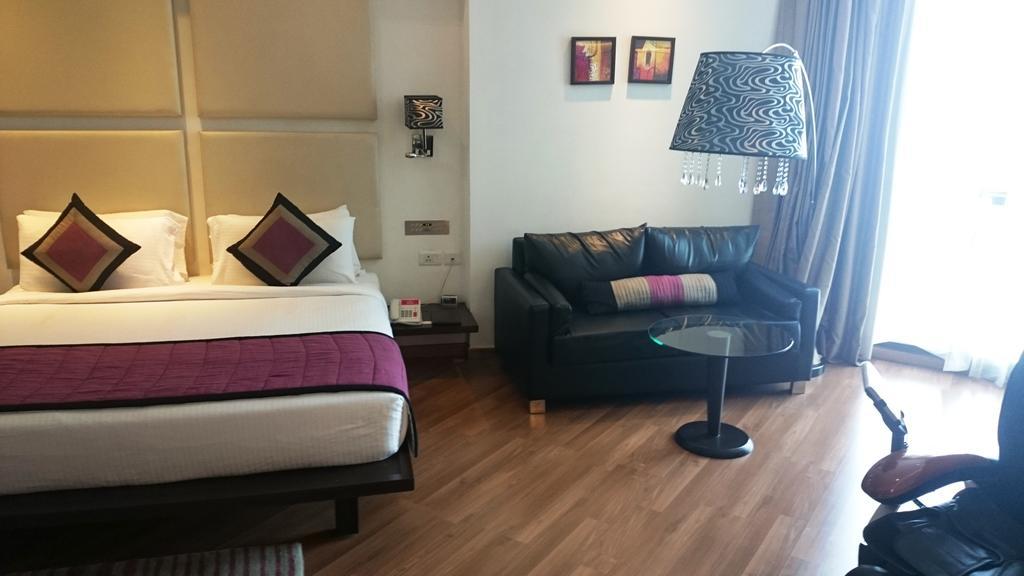 Ramada By Wyndham Navi Mumbai Hotell Eksteriør bilde