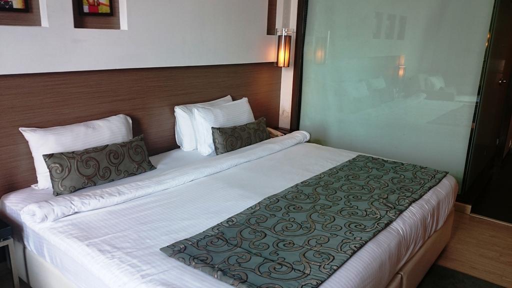 Ramada By Wyndham Navi Mumbai Hotell Eksteriør bilde
