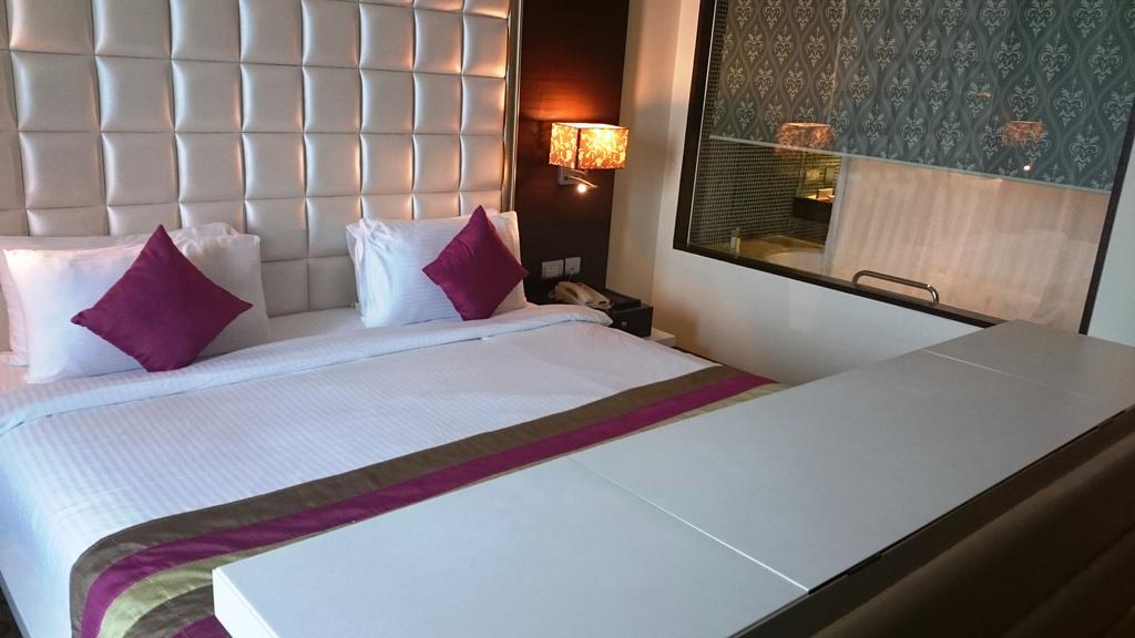 Ramada By Wyndham Navi Mumbai Hotell Eksteriør bilde