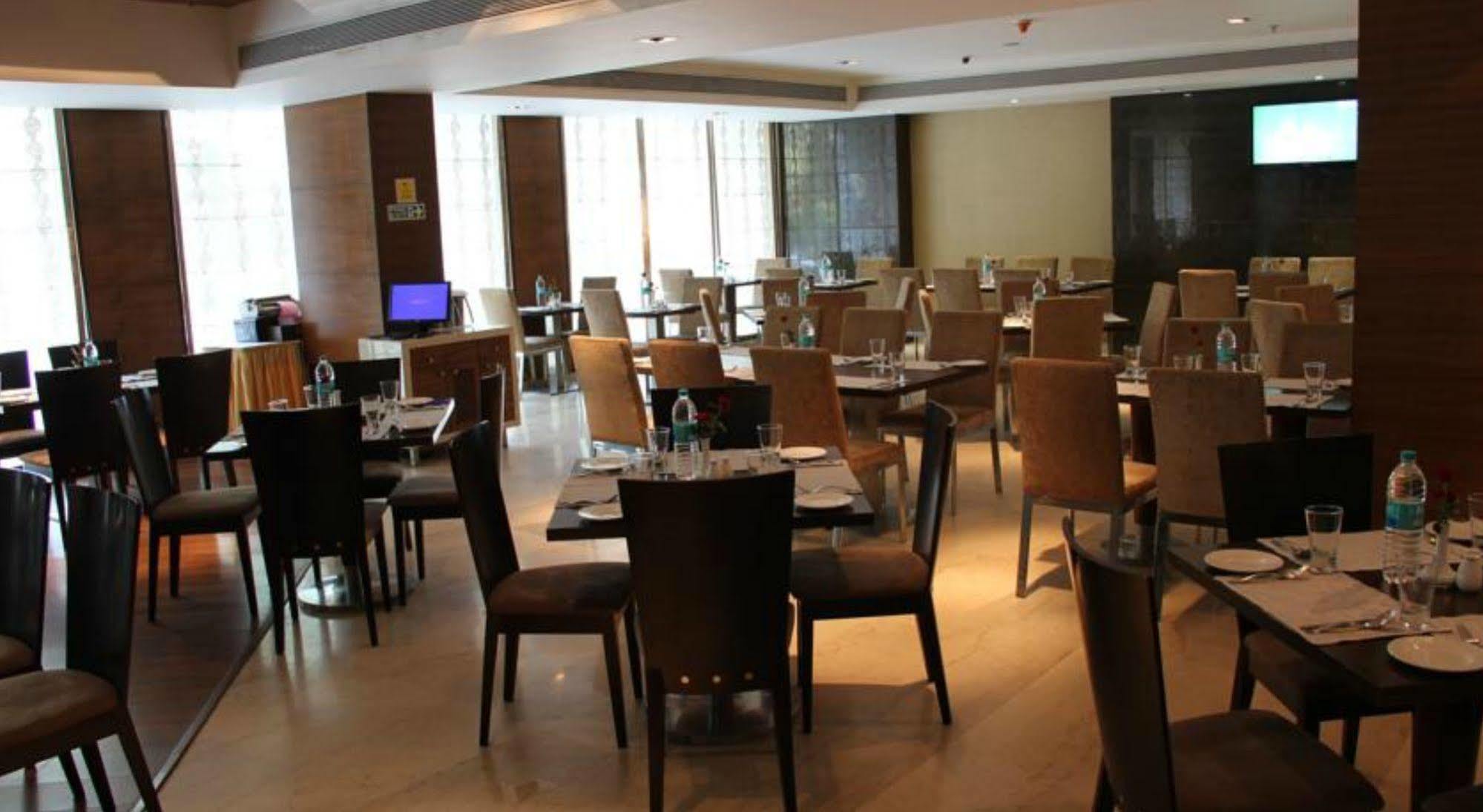 Ramada By Wyndham Navi Mumbai Hotell Eksteriør bilde