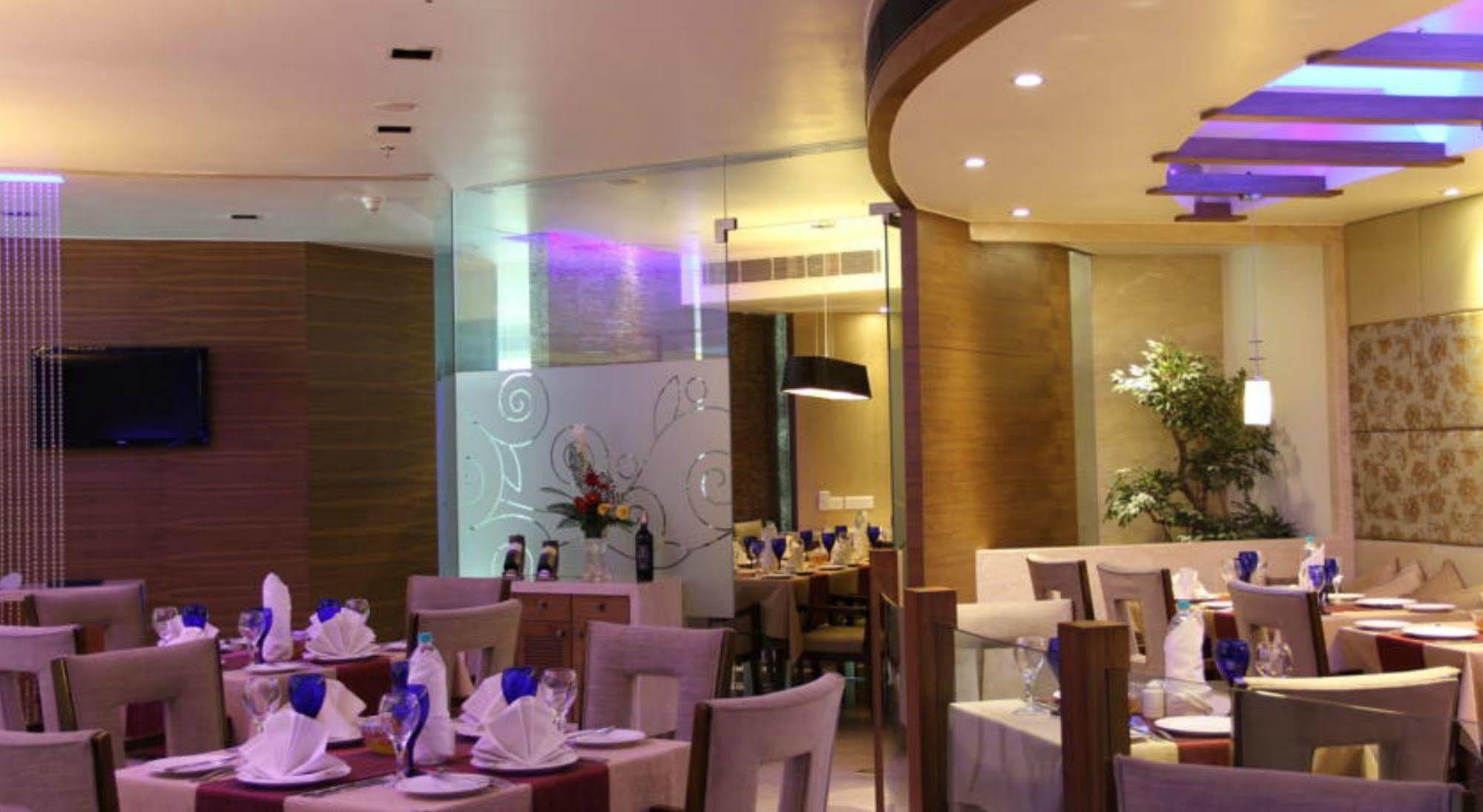 Ramada By Wyndham Navi Mumbai Hotell Eksteriør bilde